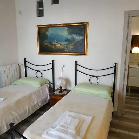 Frühstückspension Tra I Mari Del Salento 3*